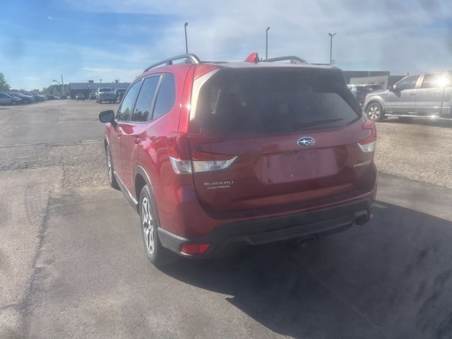 2019 Subaru Forester Premium photo 2