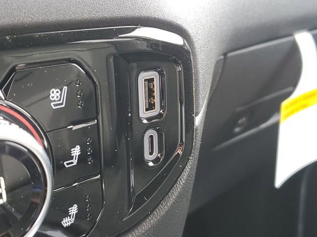 2026 GMC Sierra 1500 SLT - Photo 18