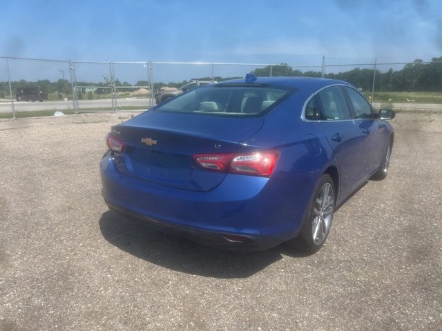2023 Chevrolet Malibu 2LT photo 2