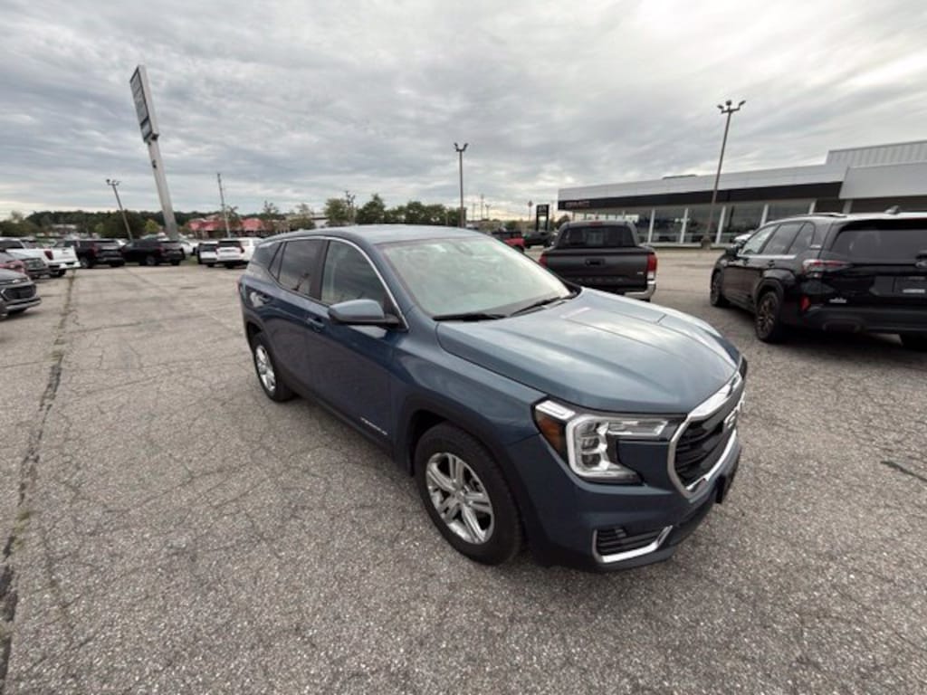 Used 2024 GMC Terrain SLE SUV