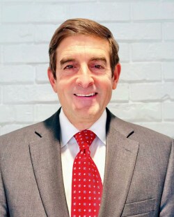 Staff member Jeff Crippen from b02ab59f6455