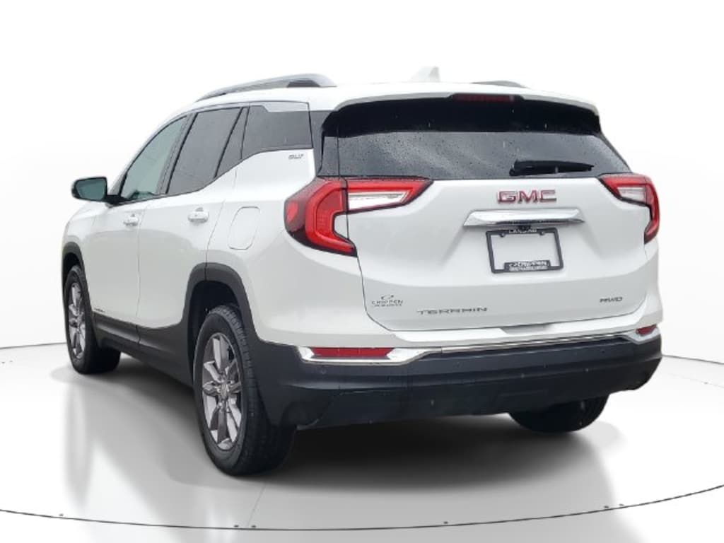 Used 2024 GMC Terrain SLT SUV