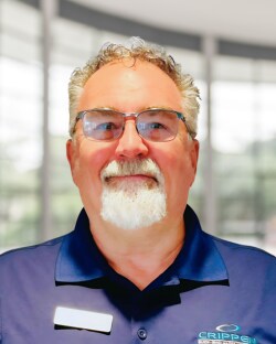 Staff member Randy Dewey from ID_71e1c98b8118