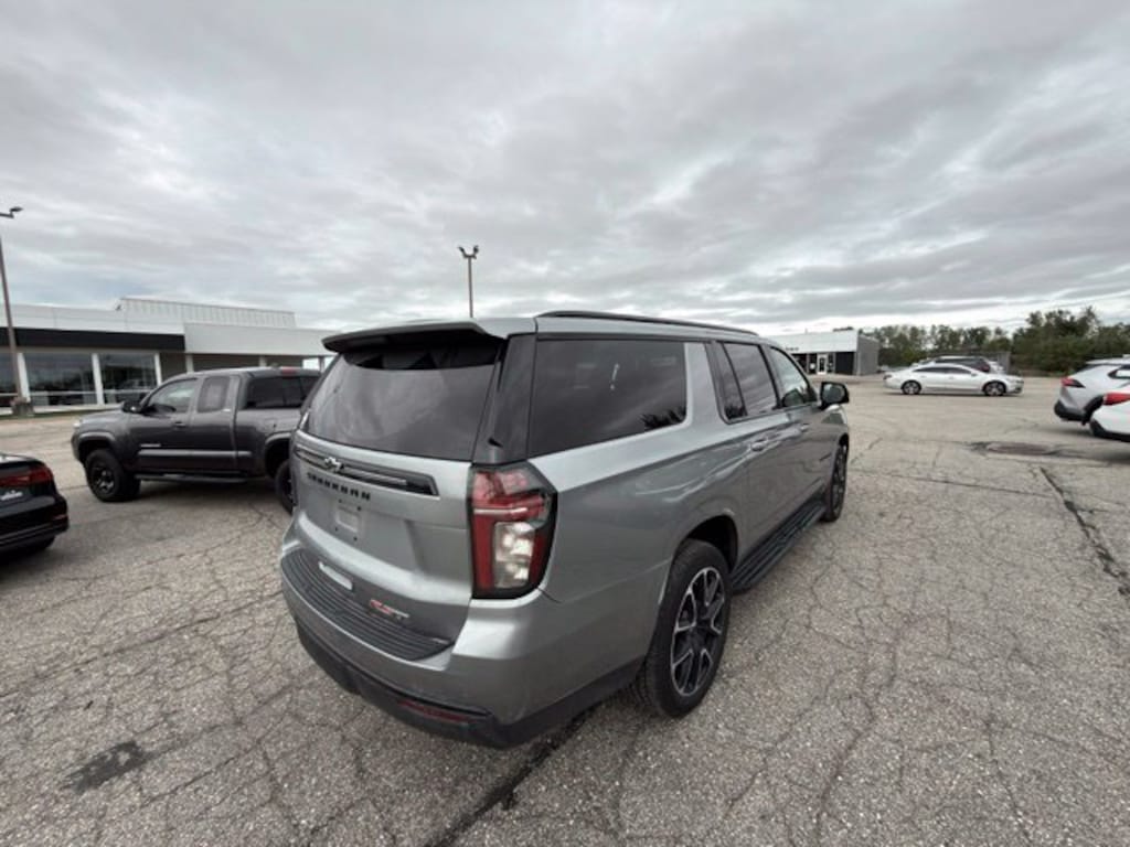 Used 2024 Chevrolet Suburban RST SUV