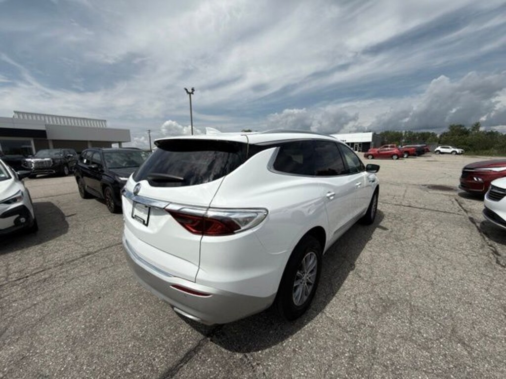 Used 2024 Buick Enclave Essence SUV