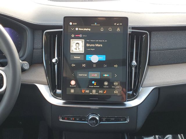 2026 Volvo XC90 Plus - Photo 26