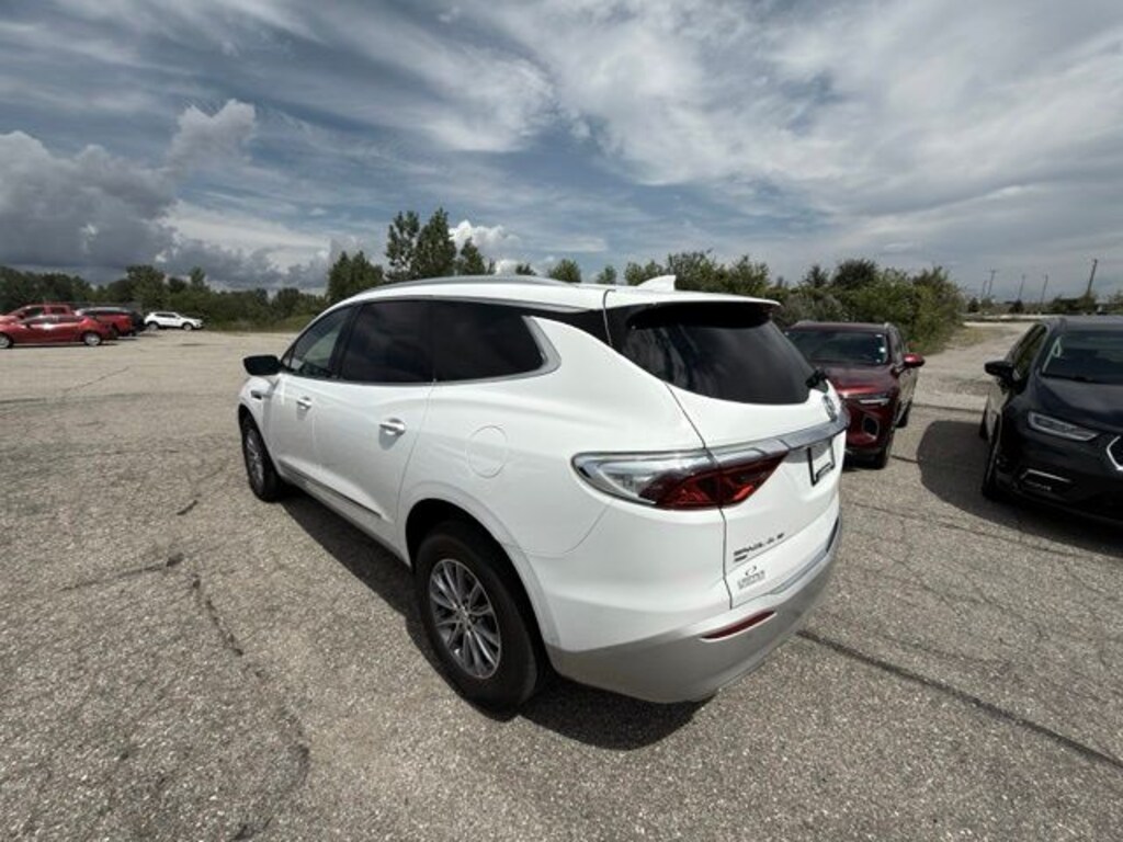Used 2024 Buick Enclave Essence SUV