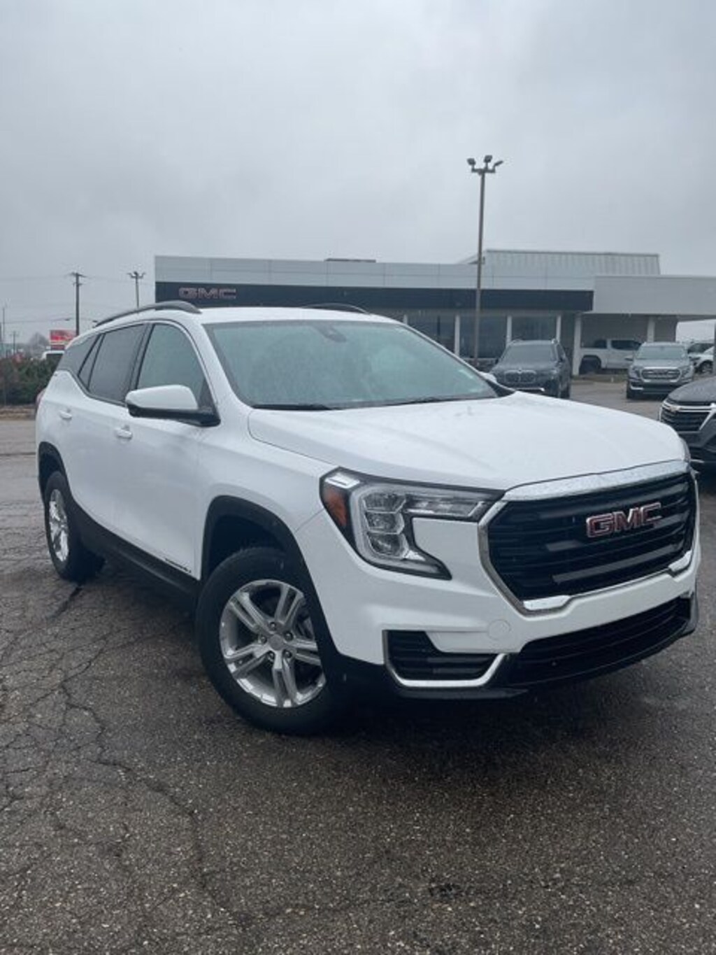 Used 2024 GMC Terrain SLE SUV