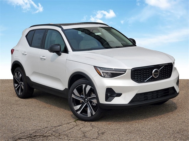 2019 Volvo XC40 Colors and Accessories