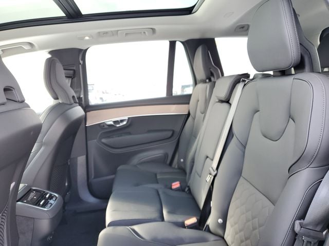 2026 Volvo XC90 Plus - Photo 27