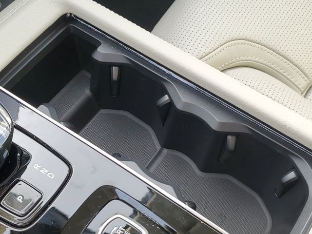 2026 Volvo XC90 Ultra - Photo 18