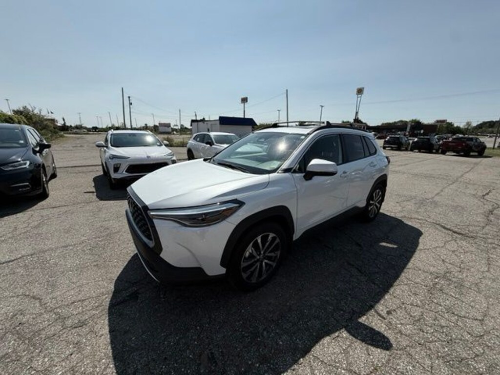 Used 2023 Toyota Corolla Cross XLE SUV