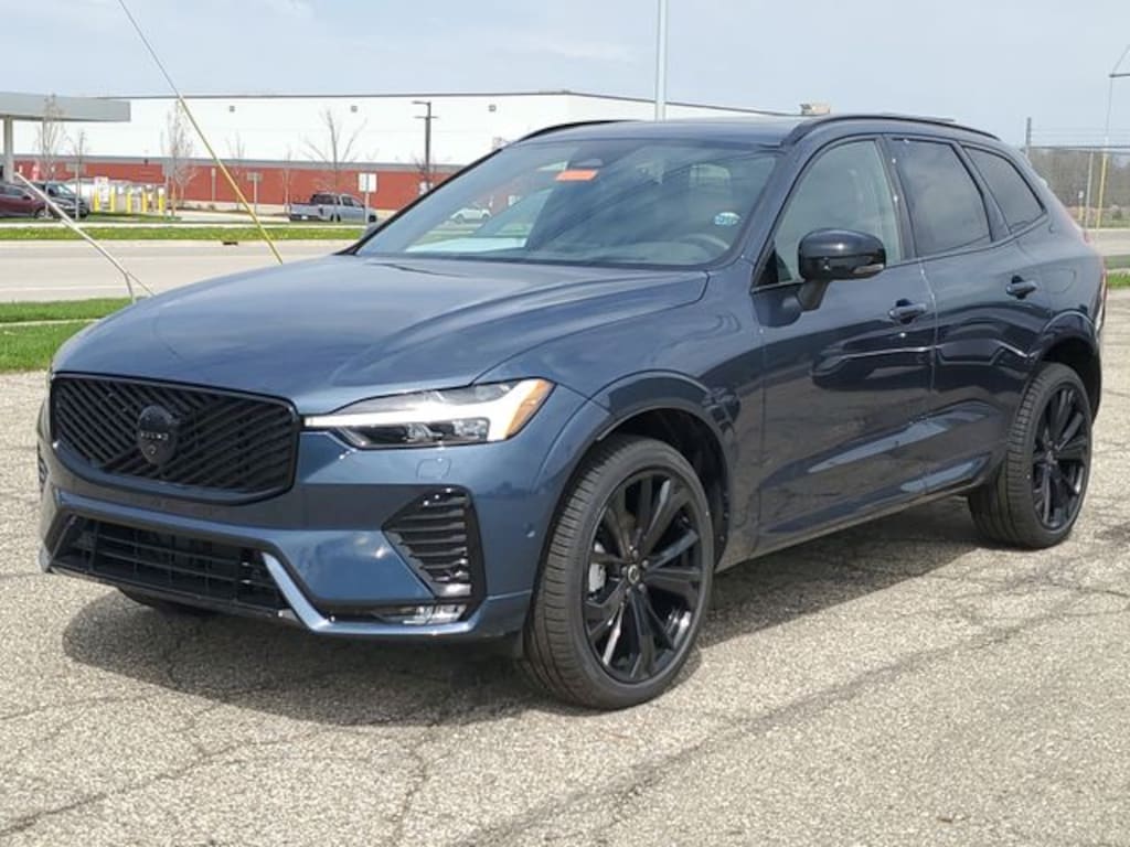 New 2026 Volvo XC60 B5 Ultra Black Edition SUV