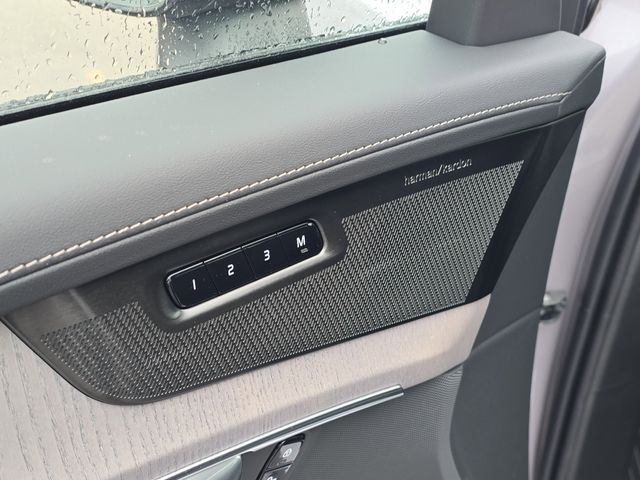 2026 Volvo XC90 Ultra - Photo 22