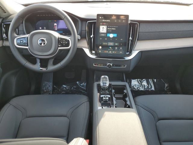 2026 Volvo XC90 Plus - Photo 24