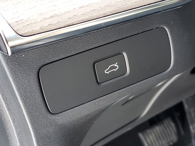2026 Volvo XC90 Plus - Photo 9