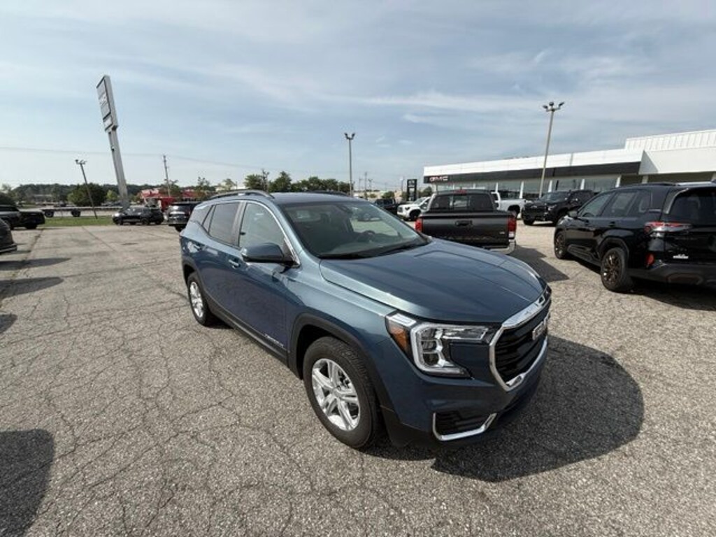 Used 2024 GMC Terrain SLE SUV