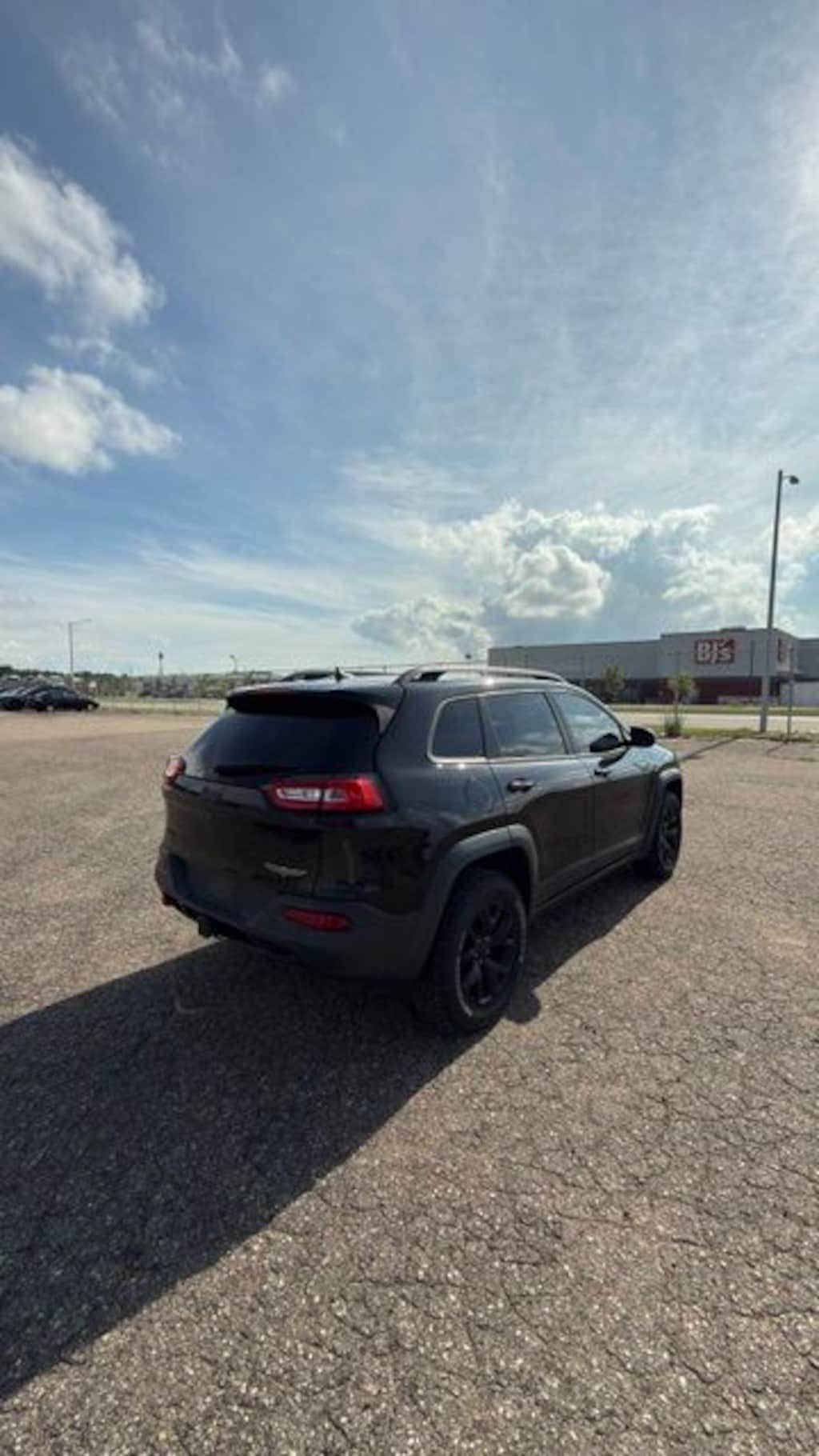 Used 2016 Jeep Cherokee Trailhawk 4x4 SUV