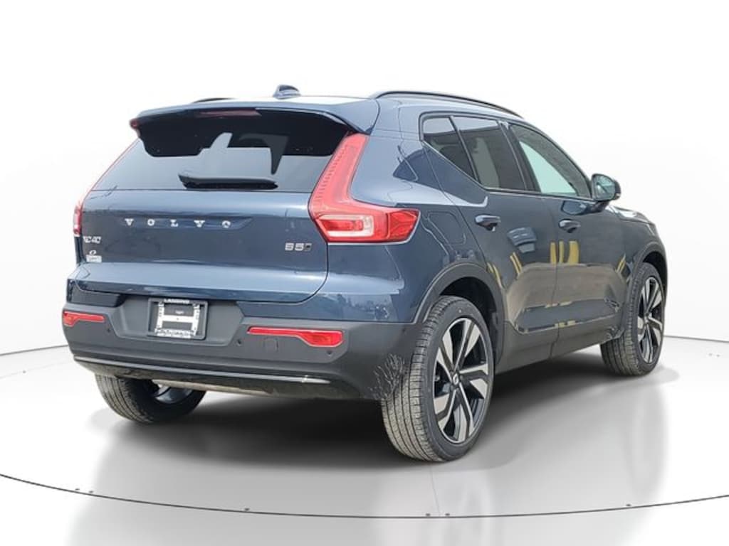 New 2026 Volvo XC40 B5 Plus SUV