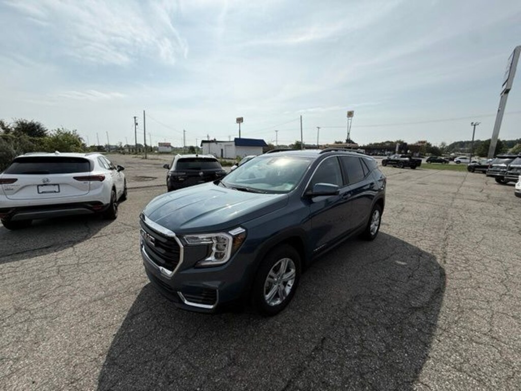 Used 2024 GMC Terrain SLE SUV