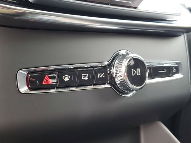 2026 Volvo XC90 Plus - Photo 18