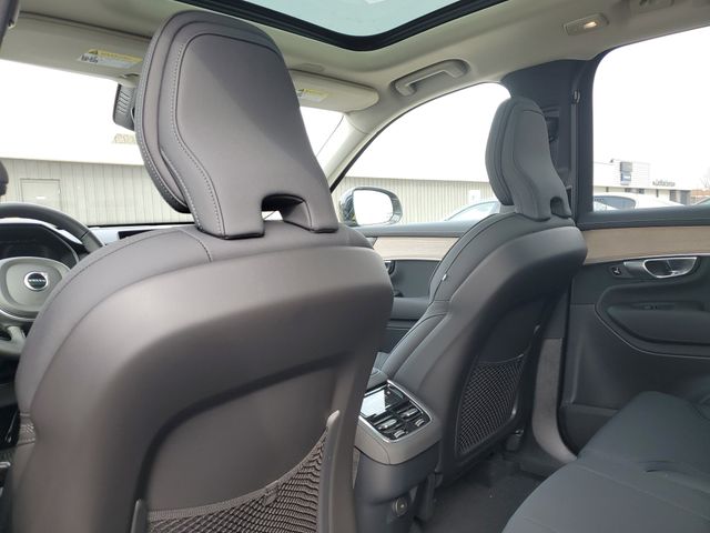 2026 Volvo XC90 Plus - Photo 29