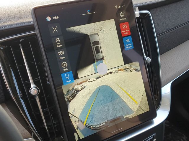 2026 Volvo XC90 Plus - Photo 14
