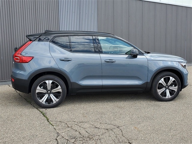 Used 2023 Volvo XC40 Plus with VIN YV4ED3UL5P2039162 for sale in Lansing, MI