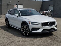 2026 Volvo V60 Cross Country B5 Ultra AWD Wagon