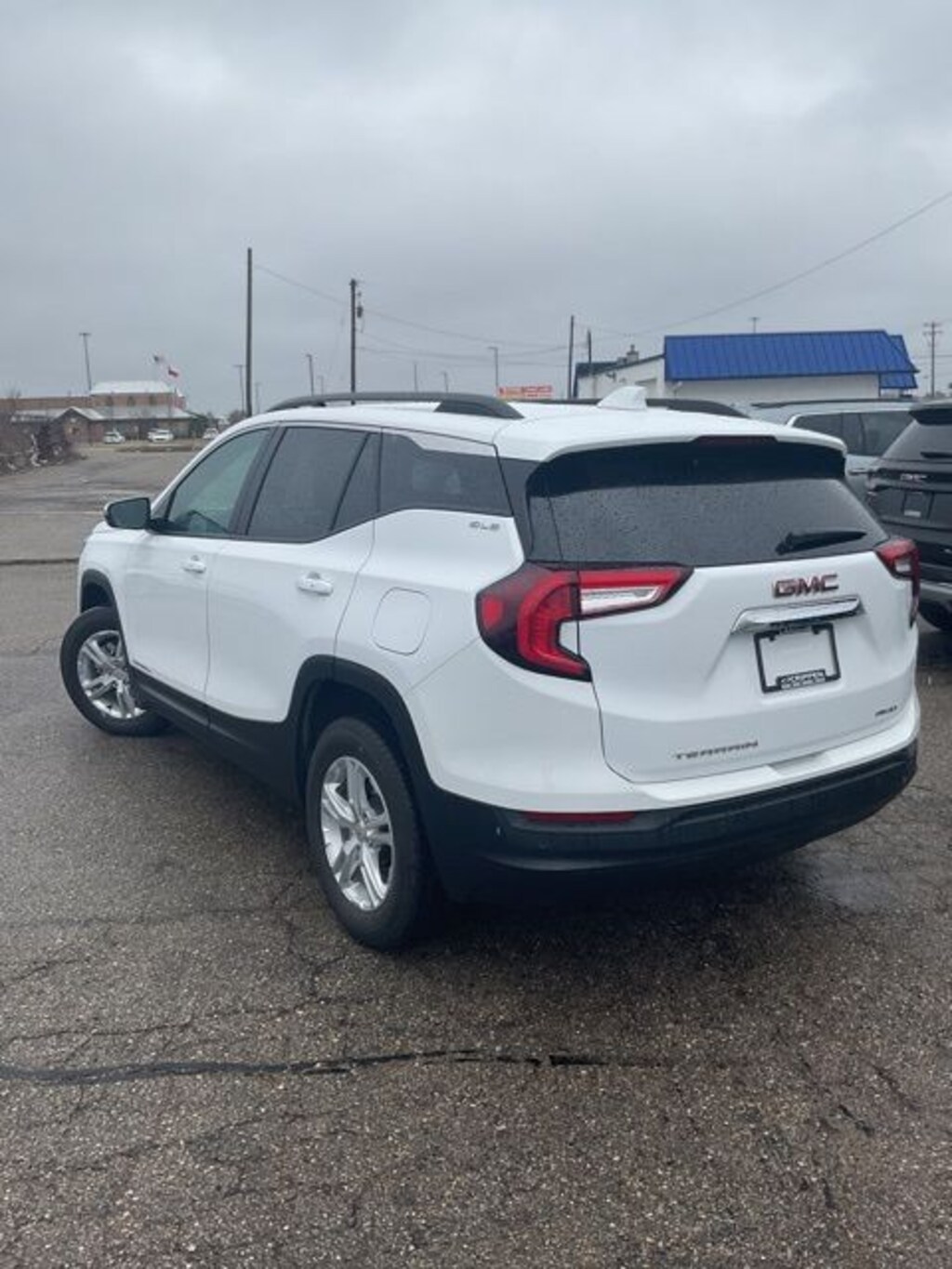 Used 2024 GMC Terrain SLE SUV