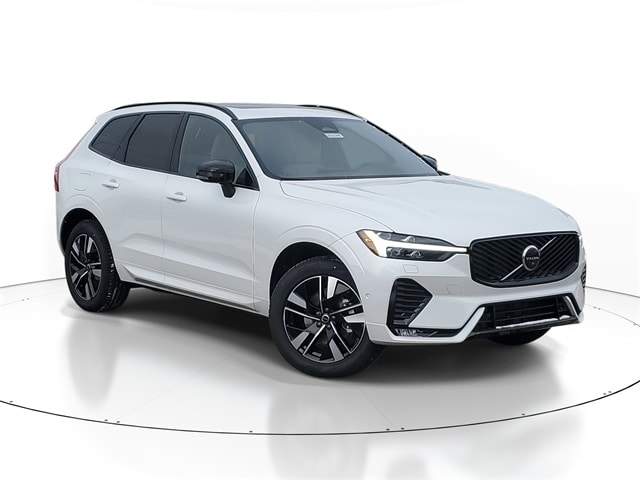 2026 Volvo XC60 Plus's photo