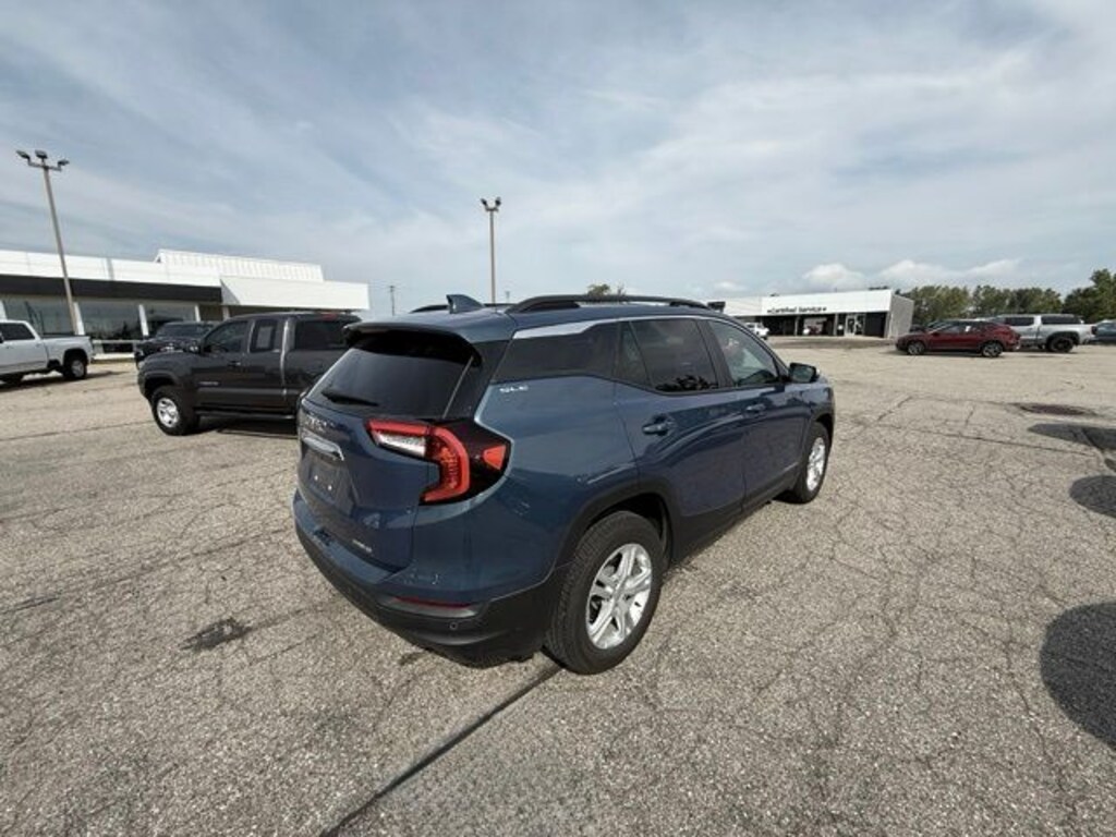 Used 2024 GMC Terrain SLE SUV