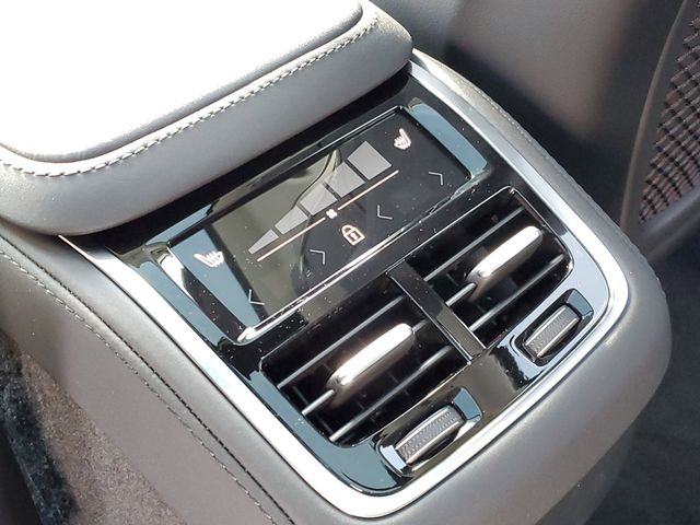 2026 Volvo XC90 Plus - Photo 29