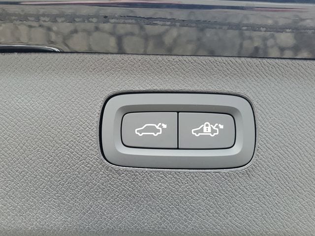 2026 Volvo XC90 Plus - Photo 32