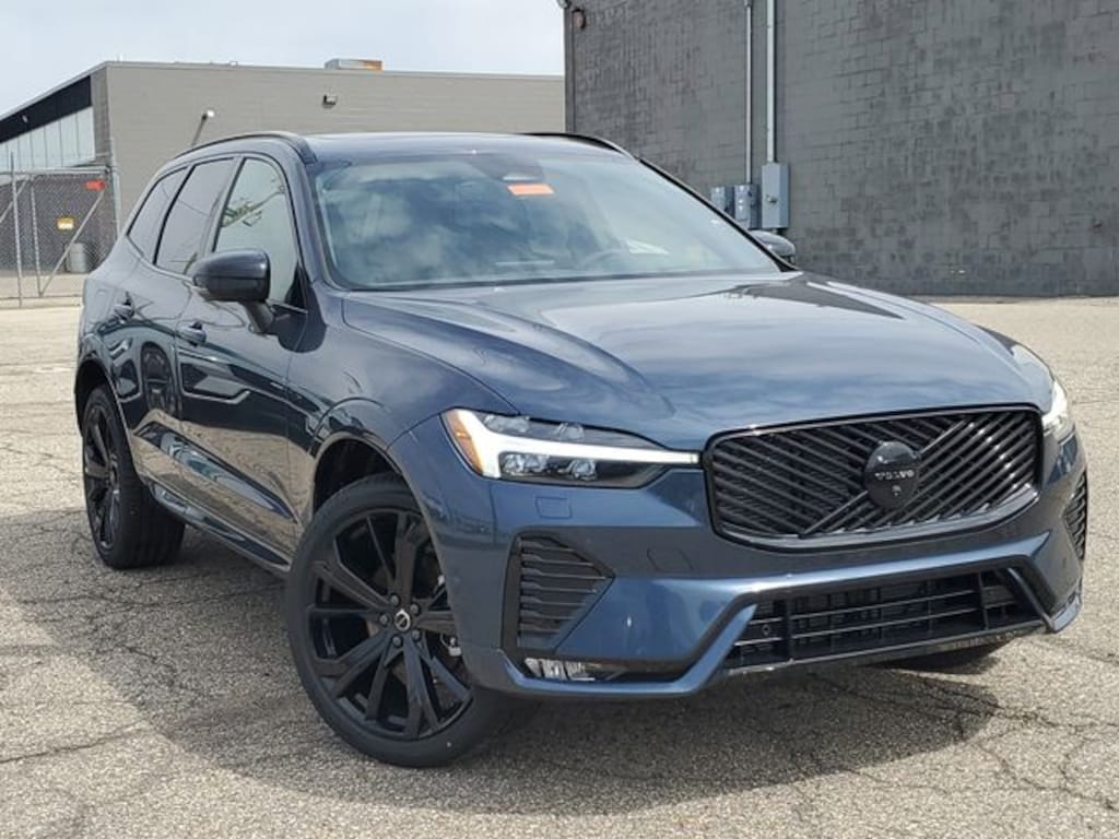 New 2026 Volvo XC60 B5 Ultra Black Edition SUV