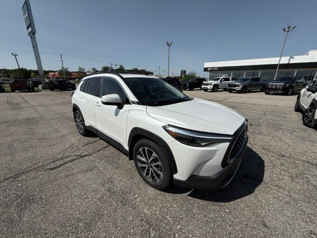 Used 2023 Toyota Corolla Cross XLE SUV