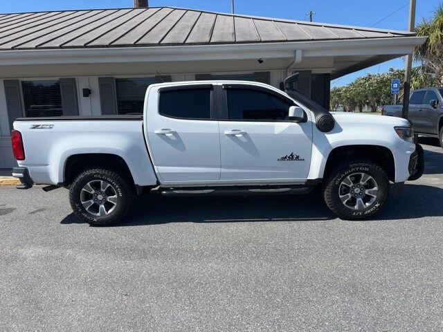 2021 Chevrolet Colorado LT photo 2