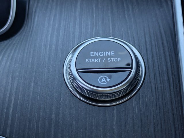 2026 Mercedes-Benz C-Class Sedan C 300 - Photo 28