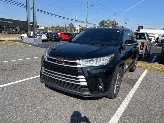 2017 Toyota Highlander XLE photo 2