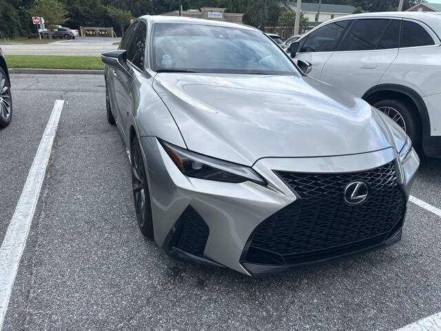 2023 Lexus IS 350 F SPORT photo 3