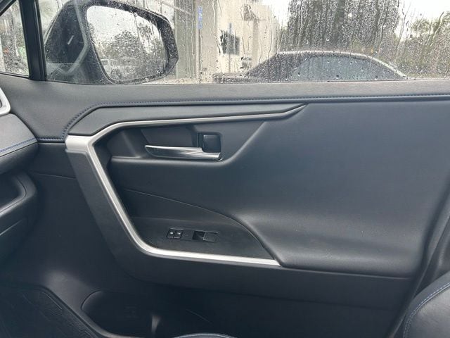 2021 Toyota RAV4 XSE - Photo 8