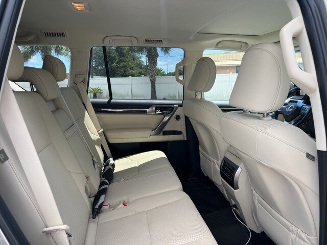 2023 Lexus GX 460 Premium photo 3