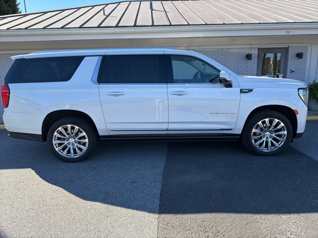 2023 Gmc Yukon XL Denali photo 3