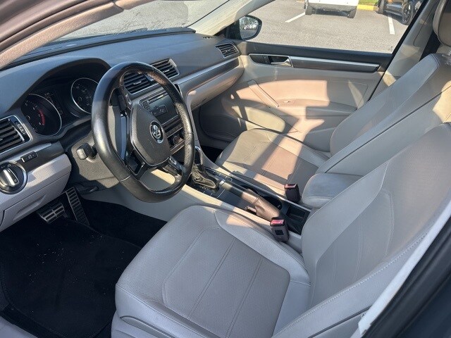 2018 Volkswagen Passat 2.0T S photo 4