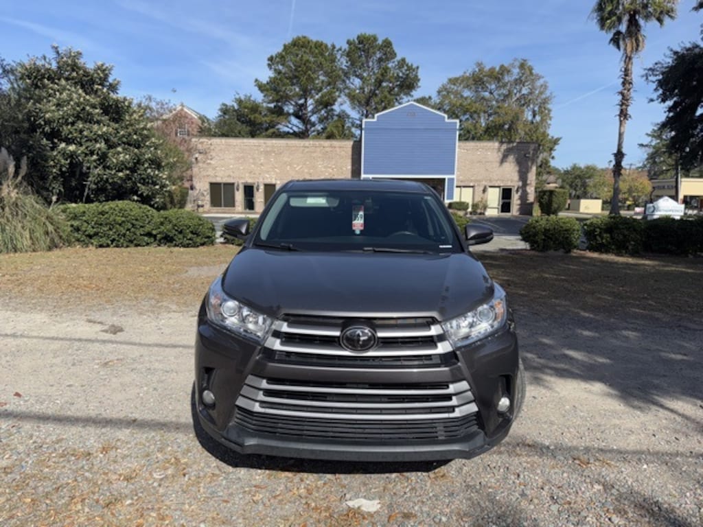 Used 2018 Toyota Highlander LE Plus SUV