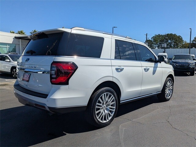2023 Ford Expedition Limited photo 2