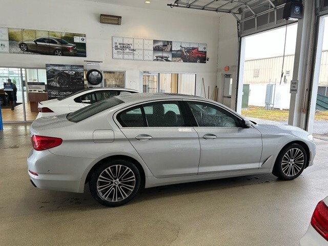 2019 Bmw 540i Sedan photo 2