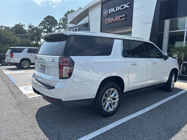 2022 Chevrolet Suburban Premier photo 4