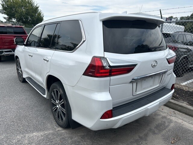 2021 Lexus LX 570 photo 4