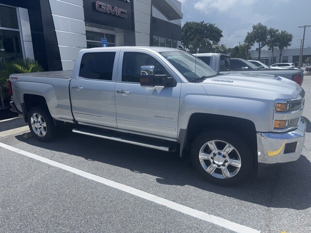 2018 Chevrolet Silverado 2500HD LTZ photo 3